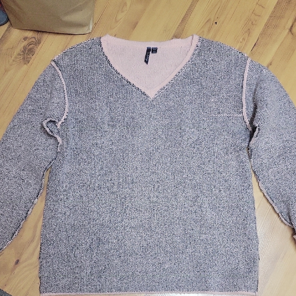 Orb V-Neck Sweater - Pink and Gray